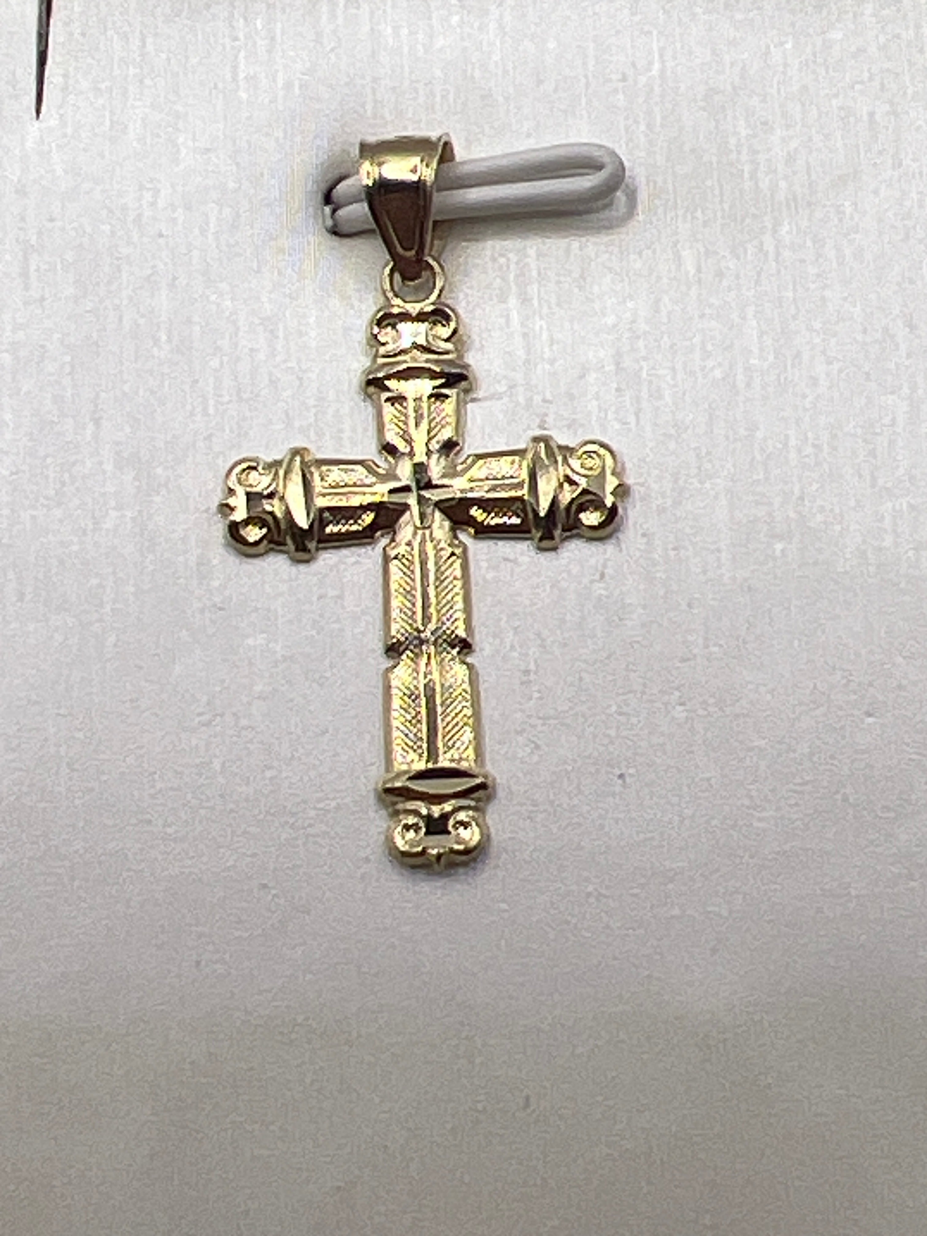 10K Yellow Gold Cross Pendant – Classic Faith Religious Necklace Charm