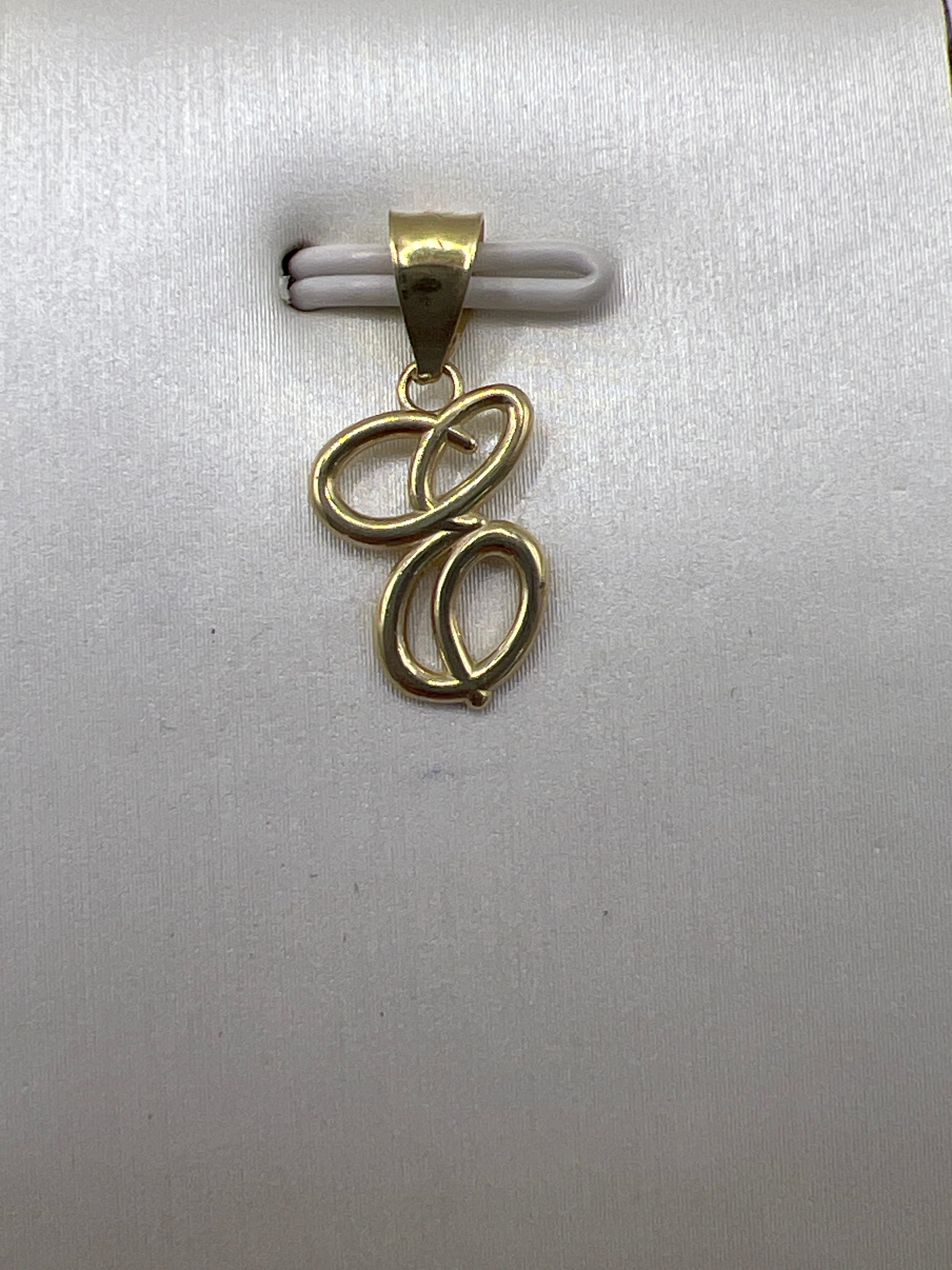 10K Yellow Gold Initial E Pendant – Personalized Letter Necklace Charm