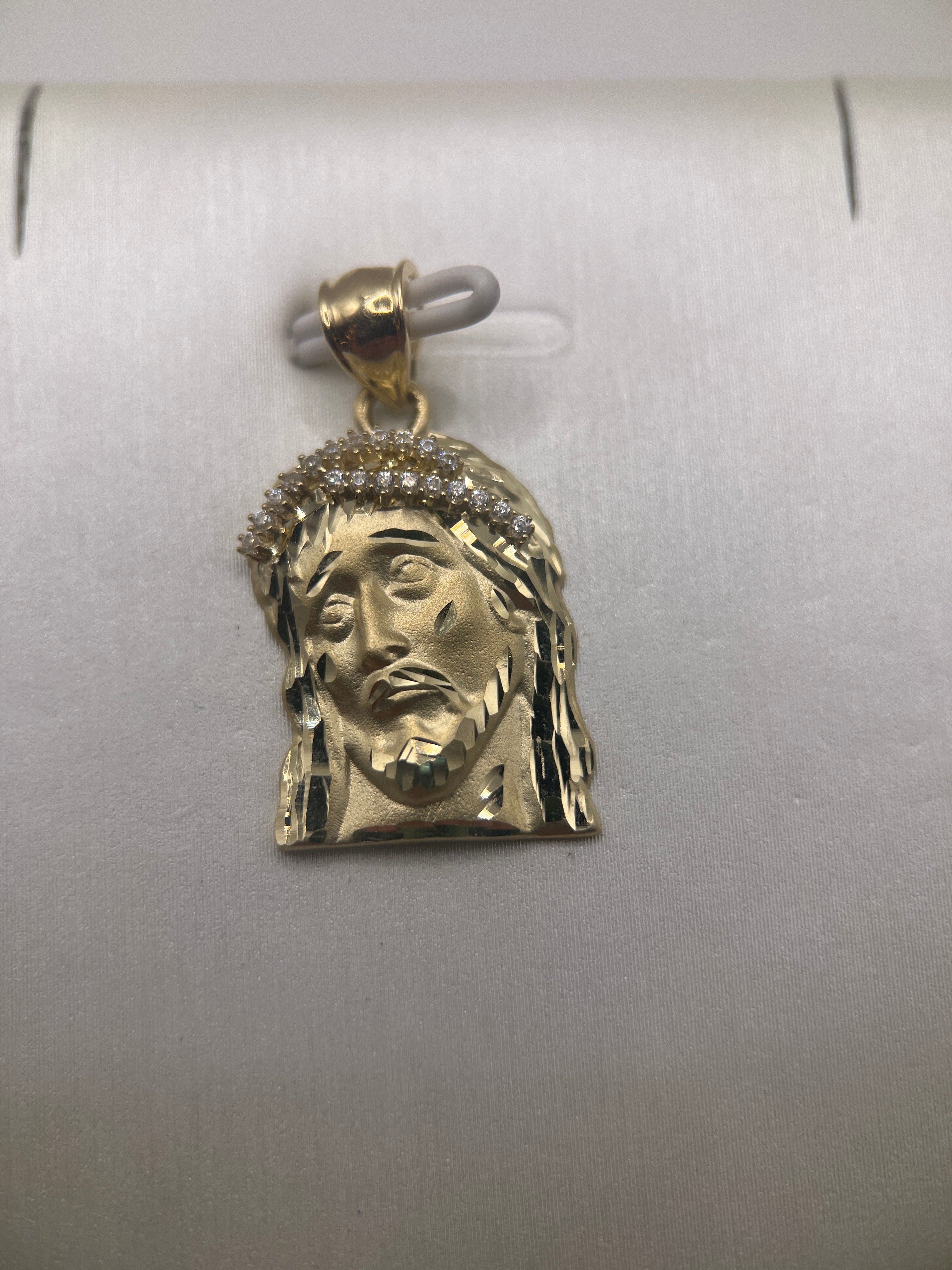 10k Carat Yellow Gold Jesus Face Pendant – Classic Religious Necklace Charm