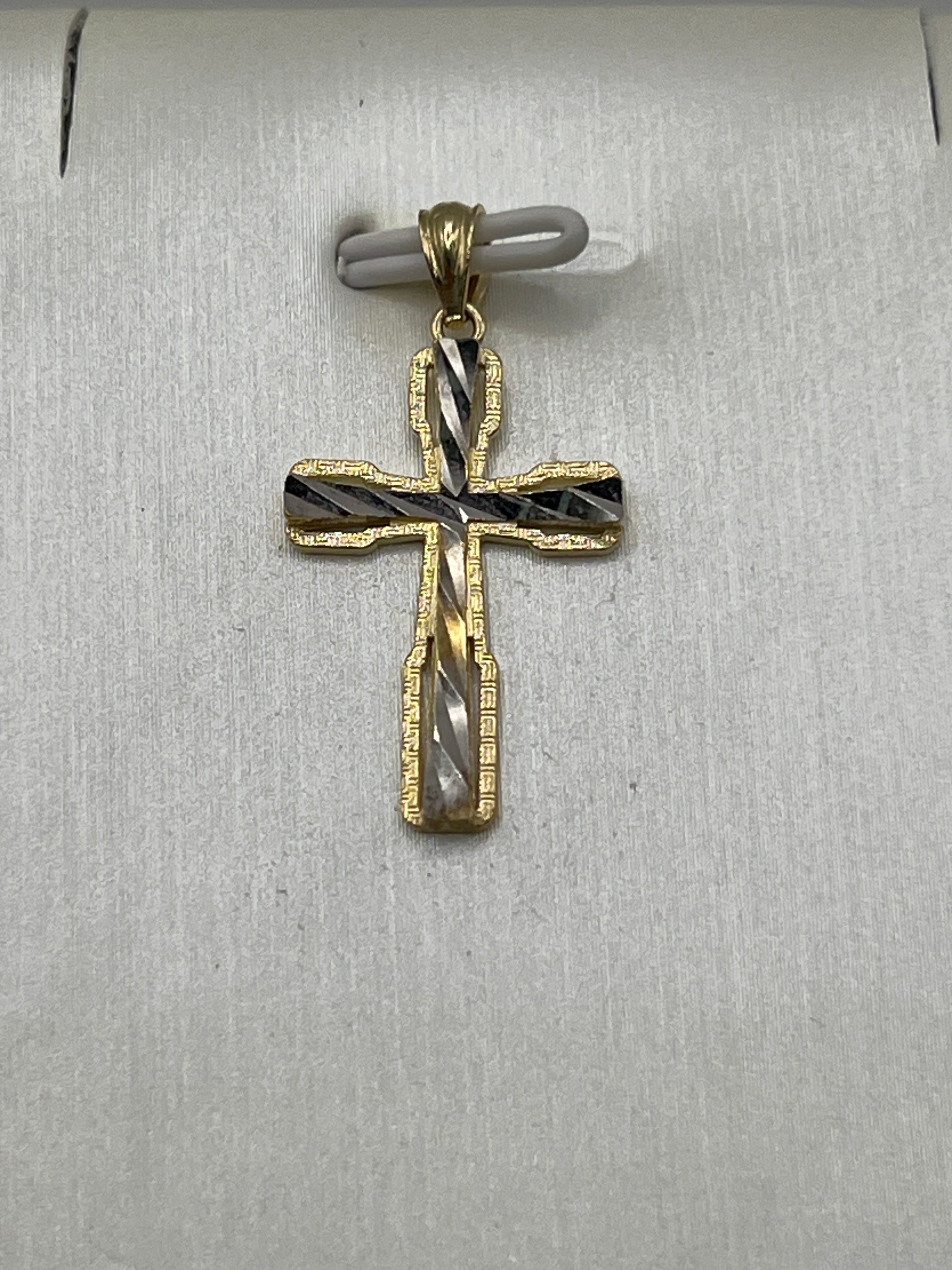 10K Yellow Gold Cross Pendant – Classic Faith Religious Necklace Charm