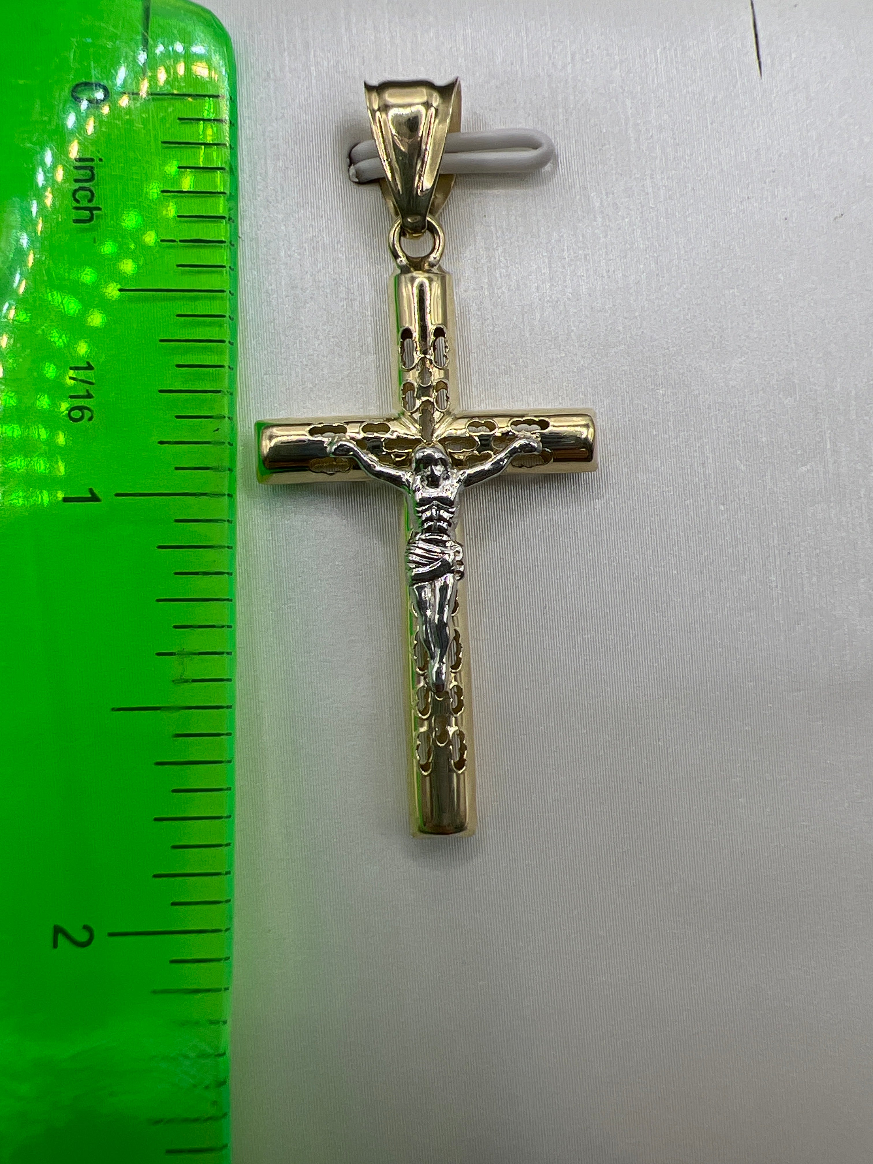 10K Yellow Gold Cross Pendant – Classic Religious Faith Necklace Charm