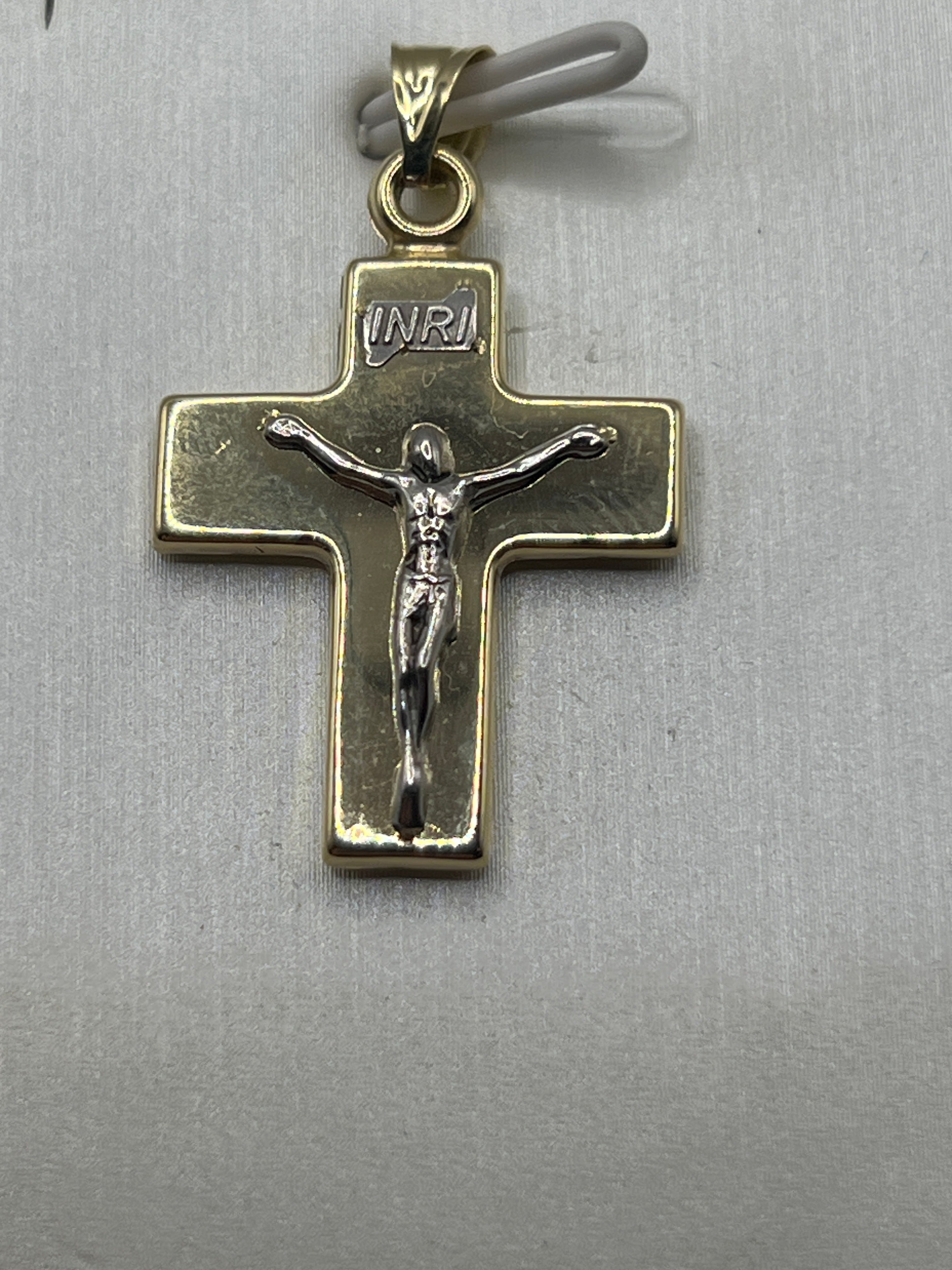 10K Yellow Gold Cross Pendant – Classic Faith Religious Necklace Charm