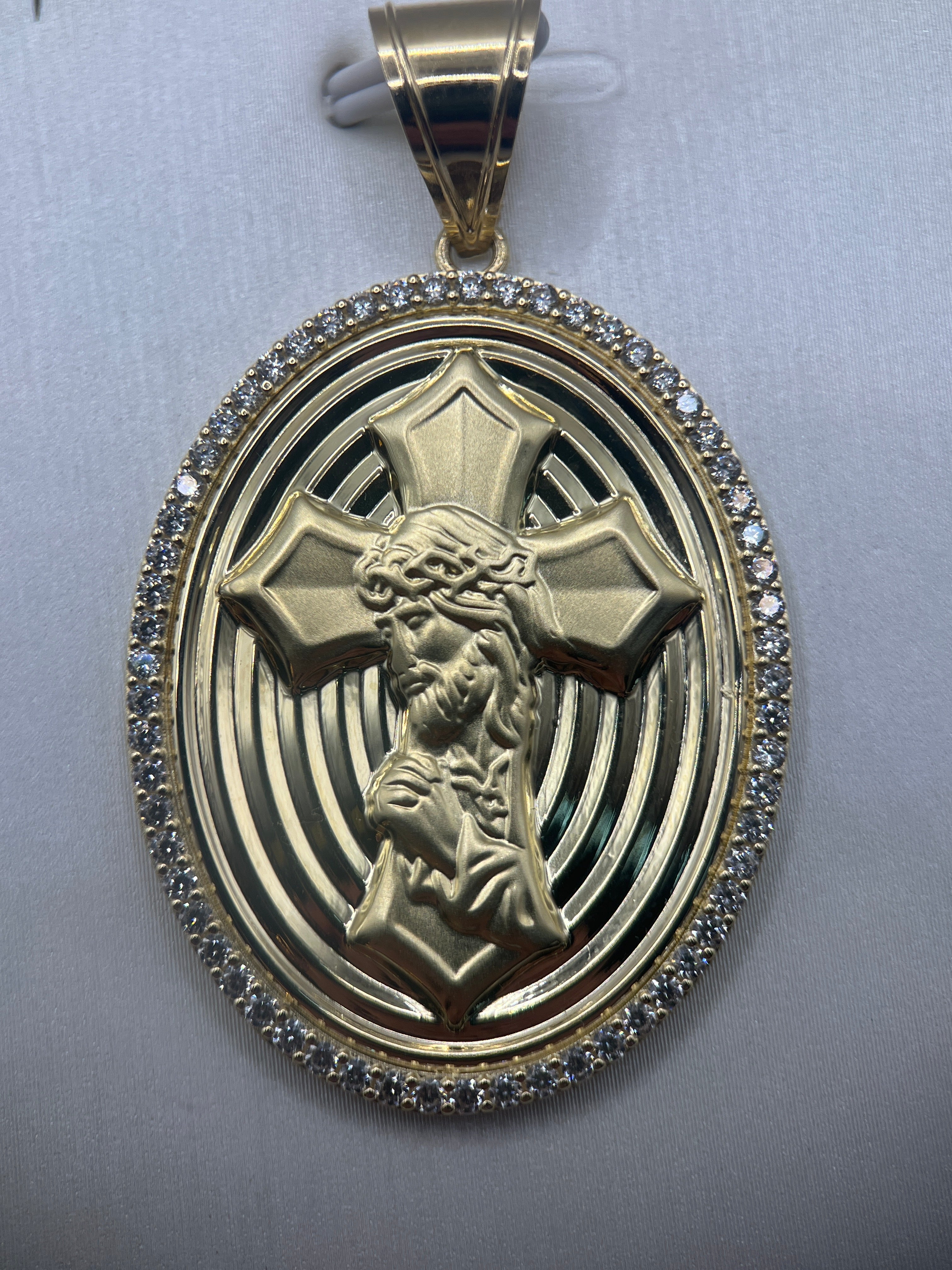 10K Yellow Gold Jesus Face & Cross Pendant – Classic Religious Necklace Charm