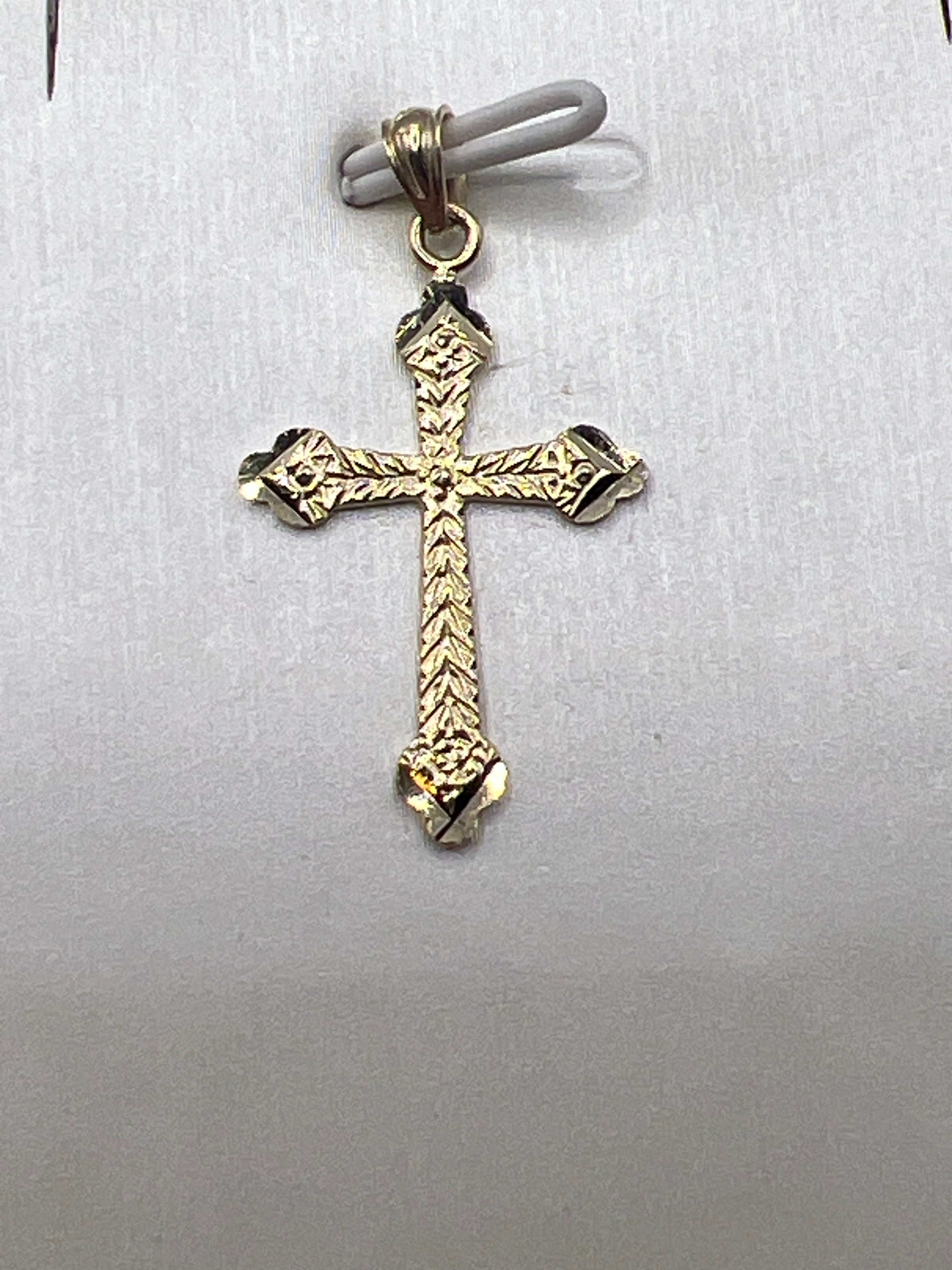 10K Yellow Gold Cross Pendant – Classic Faith Religious Necklace Charm