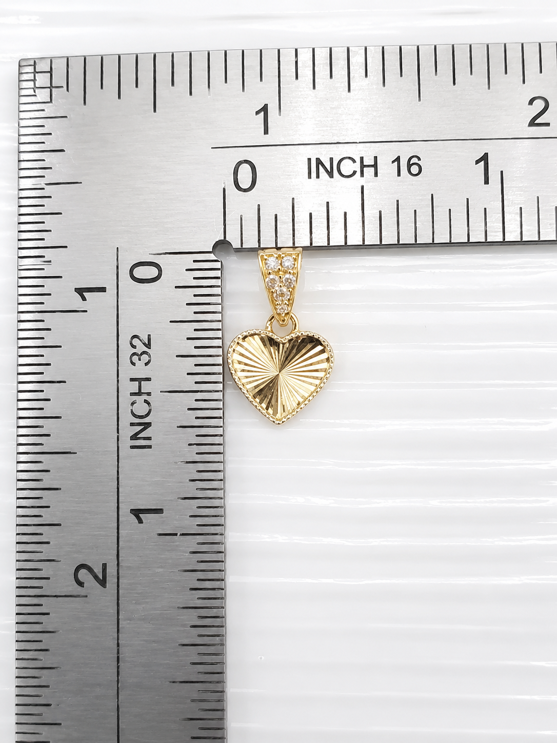 10K Yellow Gold Diamond-Cut Heart Pendant with Silicone Stones