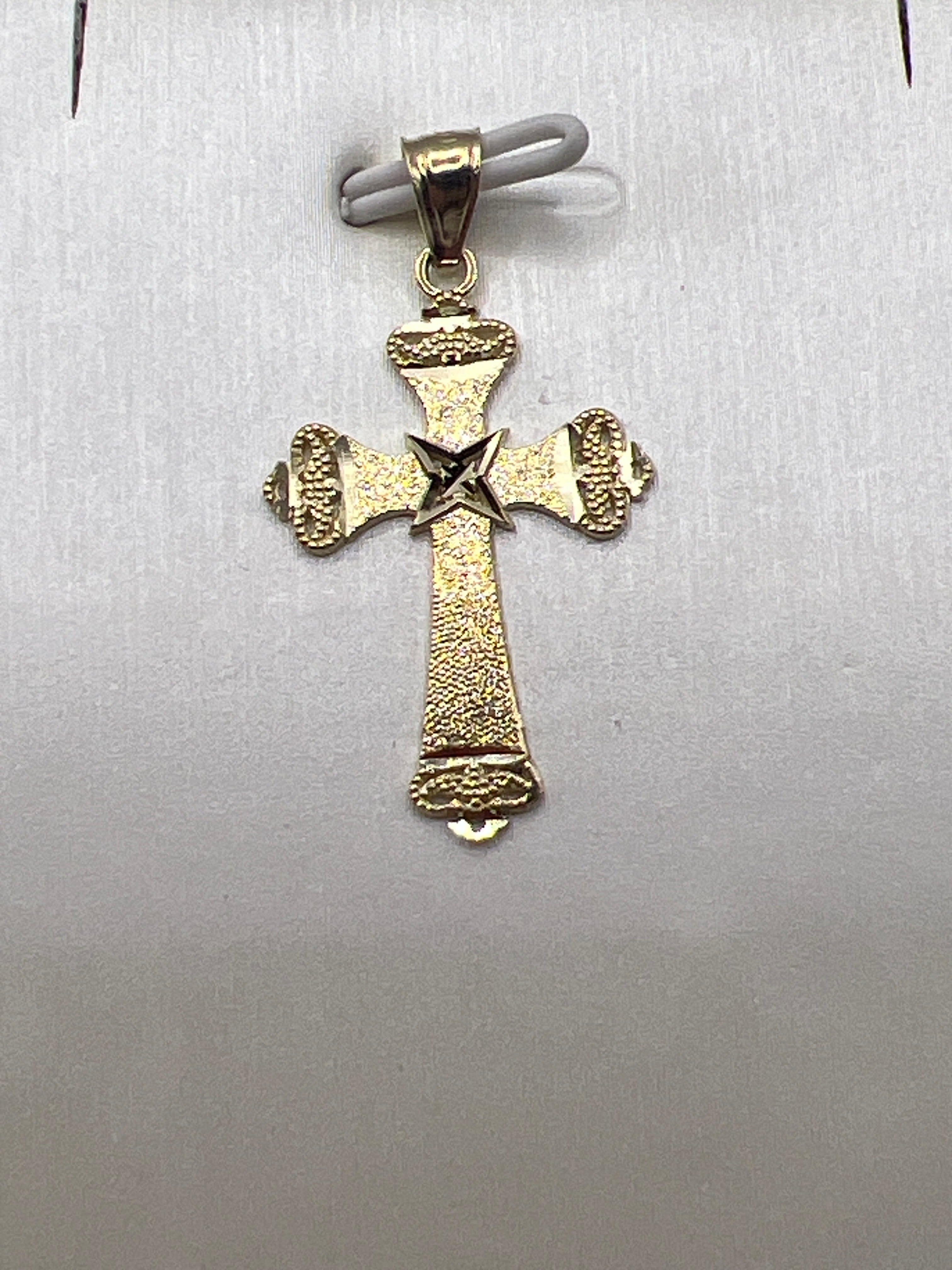 10K Yellow Gold Cross Pendant – Classic Faith Religious Necklace Charm