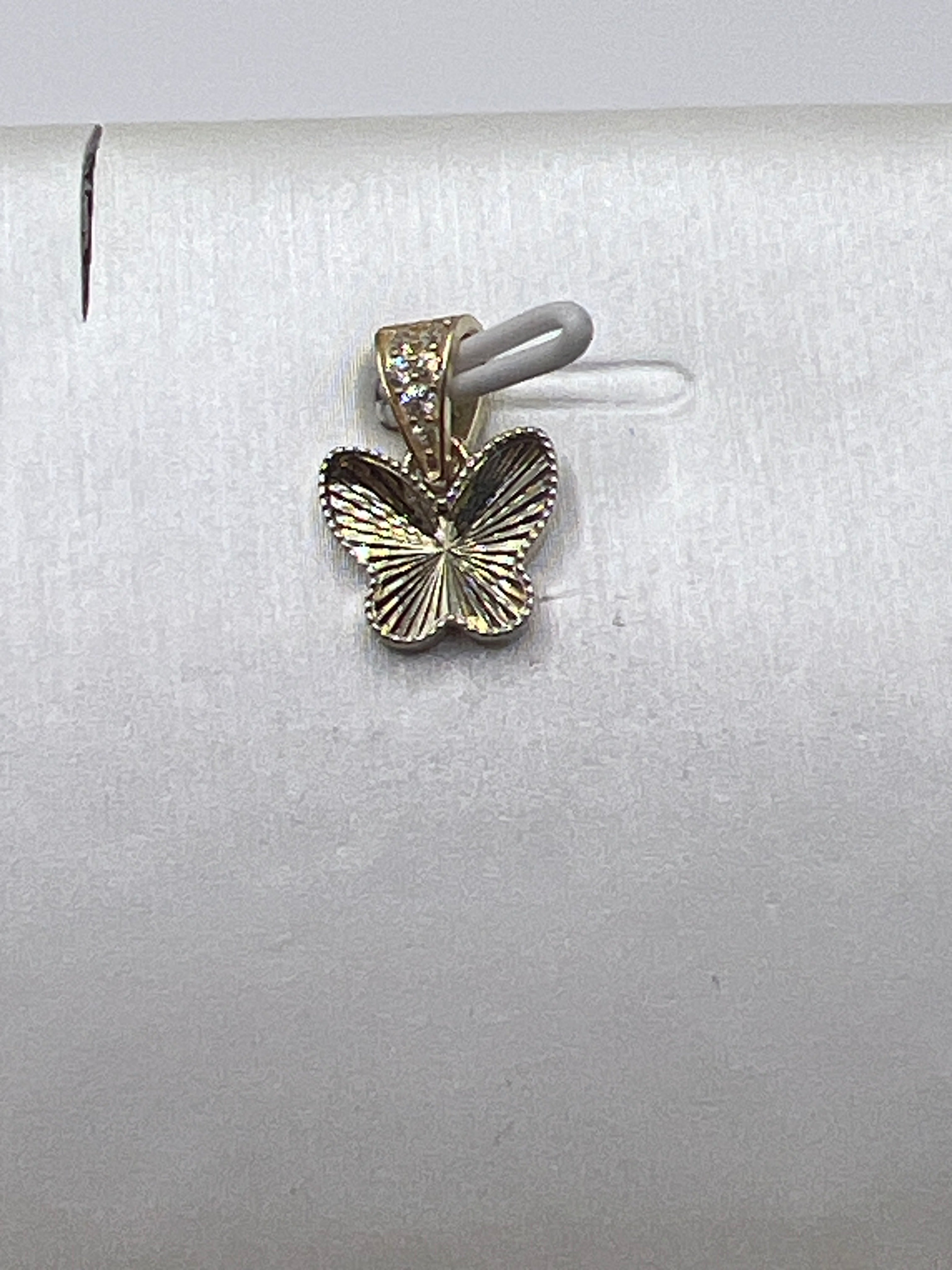 10K Yellow Gold Butterfly Pendant – Elegant Nature-Inspired Necklace Charm