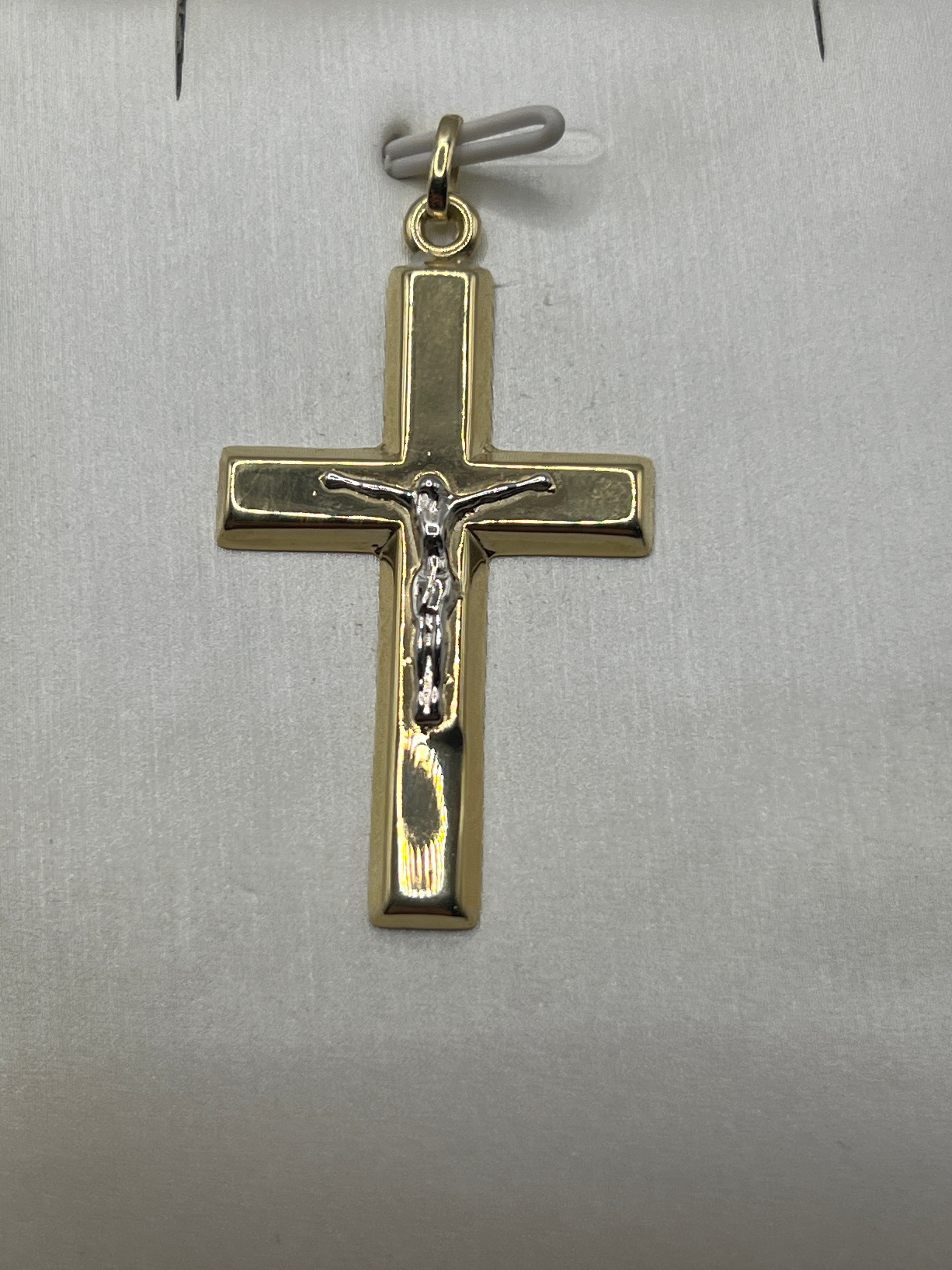 10K Yellow Gold Cross Pendant – Classic Faith Religious Necklace Charm