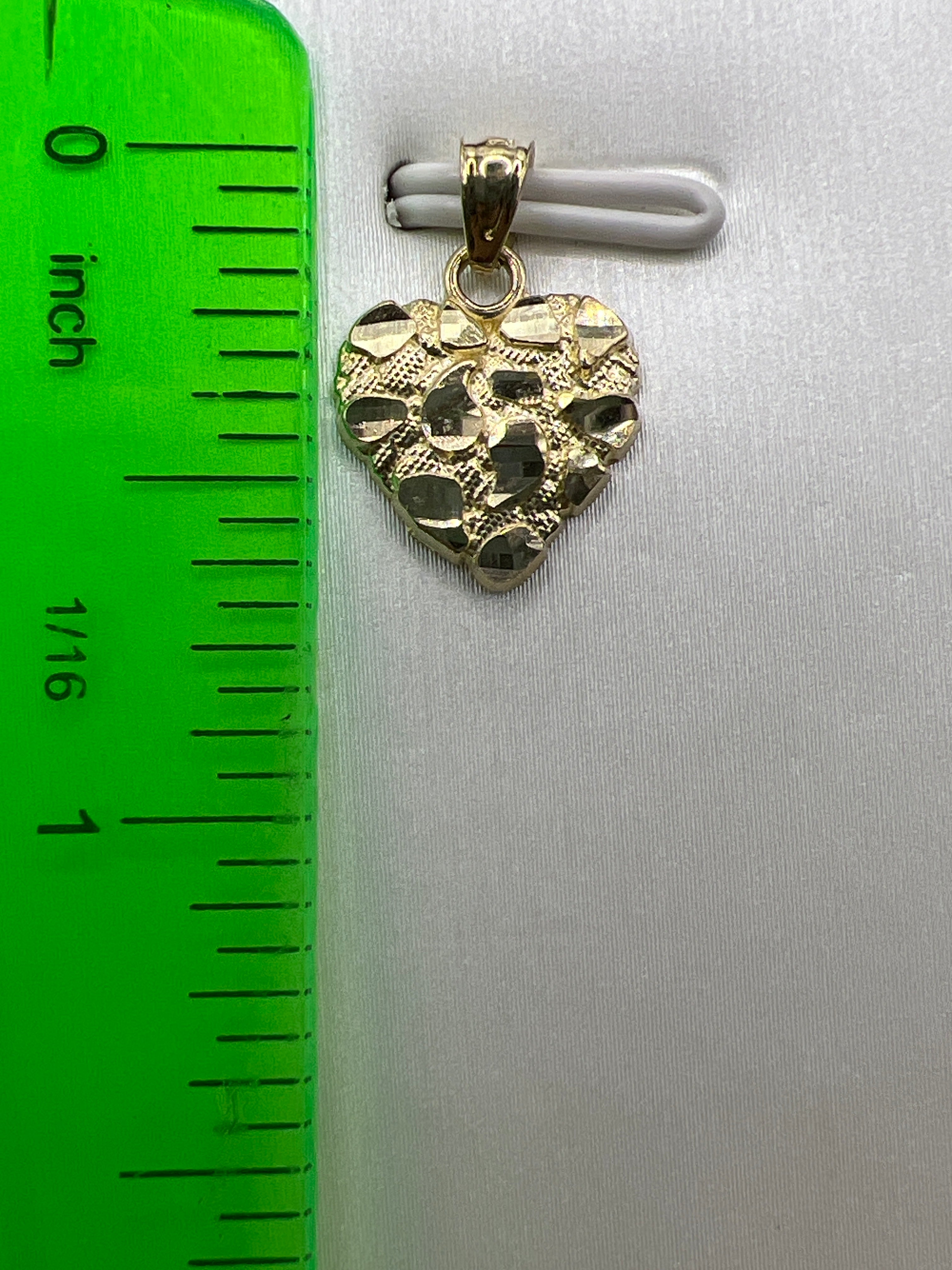 10K Yellow Gold Heart Pendant – Classic Elegant Love Charm Necklace