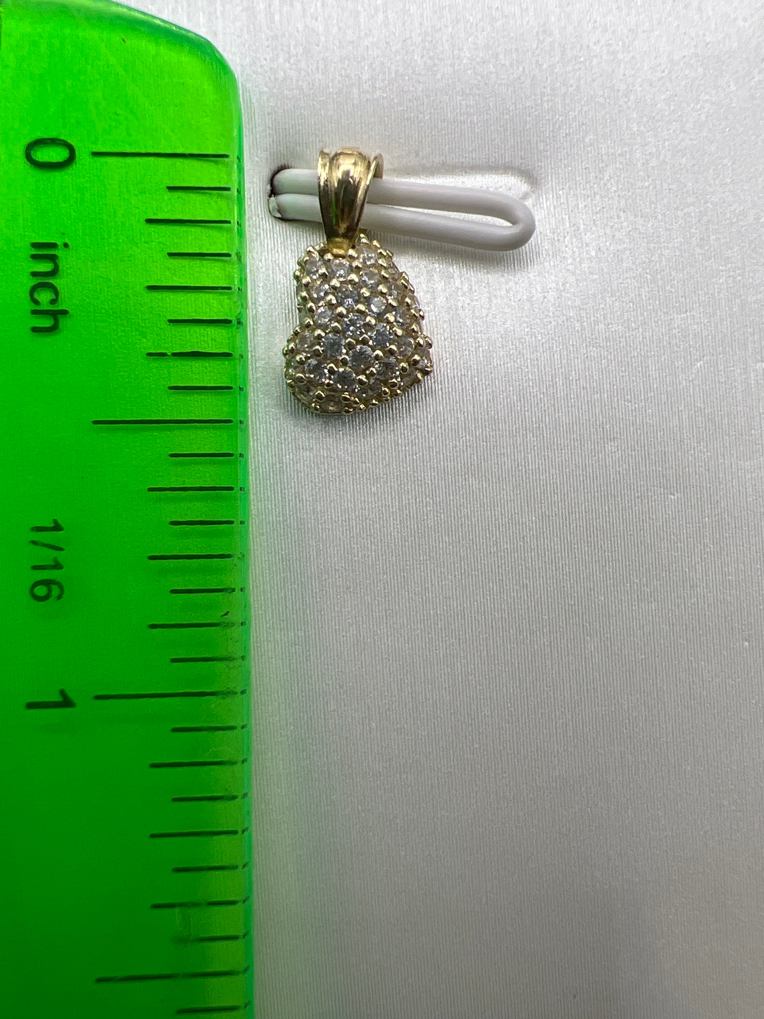 10K Yellow Gold Heart Pendant – Elegant Classic Love Necklace Charm