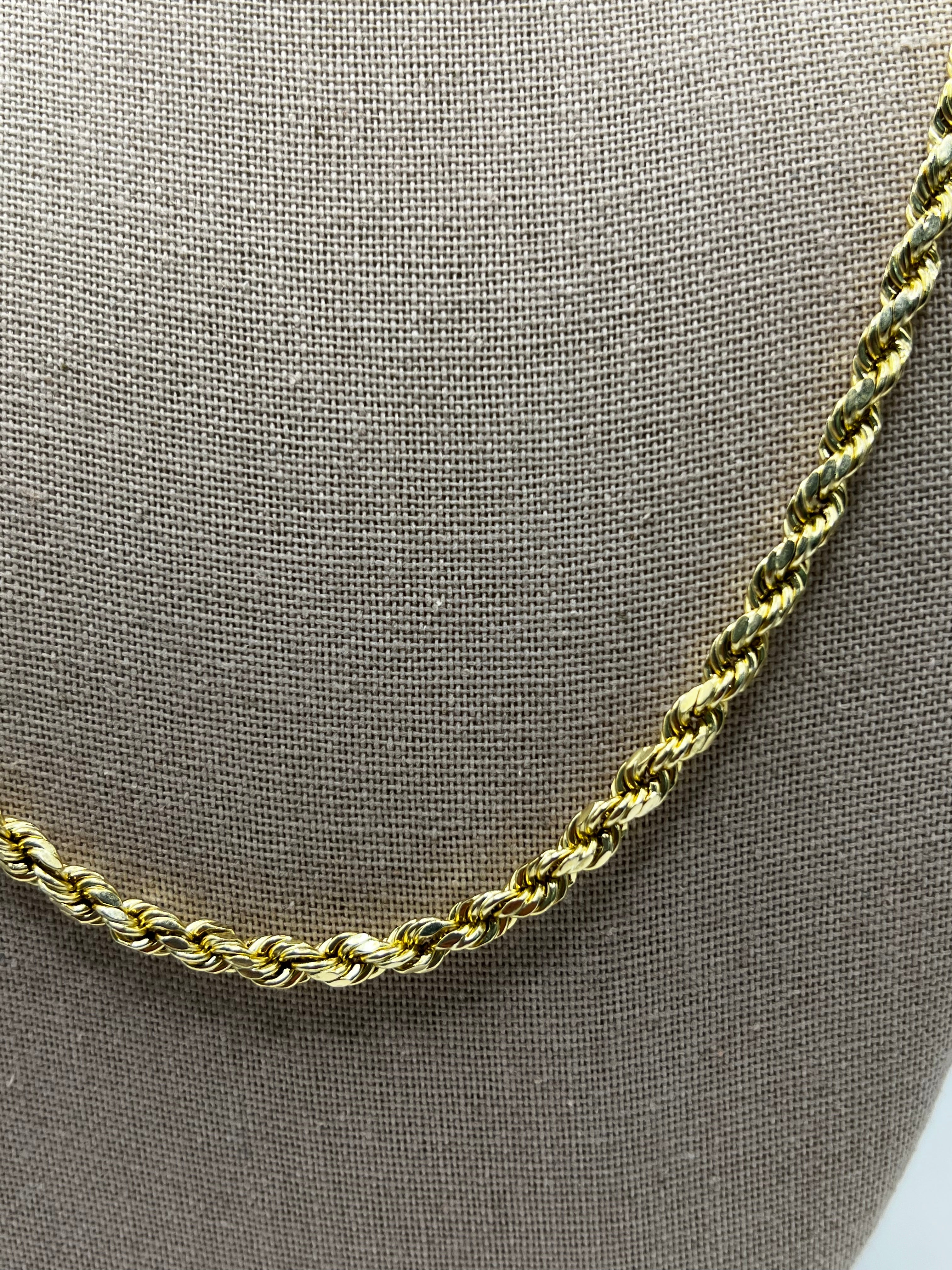 10K Yellow Gold Rope Chain 22" – 4.7mm Classic Twisted Necklace